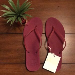 NWT Reef Escape Lux Sandals in Raspberry